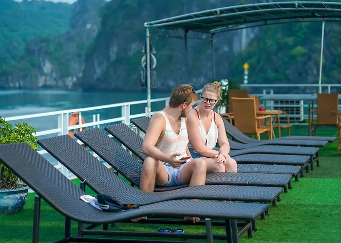 Fantasea Cruise 2* Hạ Long