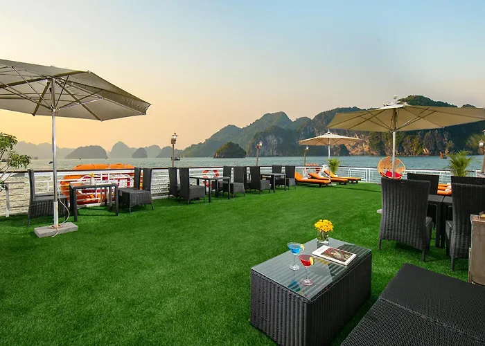Fantasea Cruise  Hạ Long